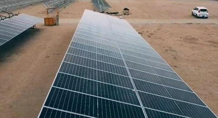 شاهد بالصور - البدء في تركيب ألواح محطة كهرباء الطاقة الشمسية الإماراتية بالعاصمة عدن شاهد بالصور - البدء في تركيب ألواح محطة كهرباء الطاقة الشمسية الإماراتية بالعاصمة عدن