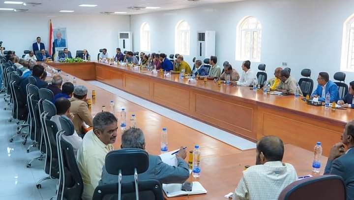 تنفيذي شبوة يعقد دورتة الاعتيادية برئاسة المحافظ ابن الوزير ويدين الأعمال الإرهابية ويؤكد عزمه للتصدي لها . تنفيذي شبوة يعقد دورتة الاعتيادية برئاسة المحافظ ابن الوزير ويدين الأعمال الإرهابية ويؤكد عزمه للتصدي لها .