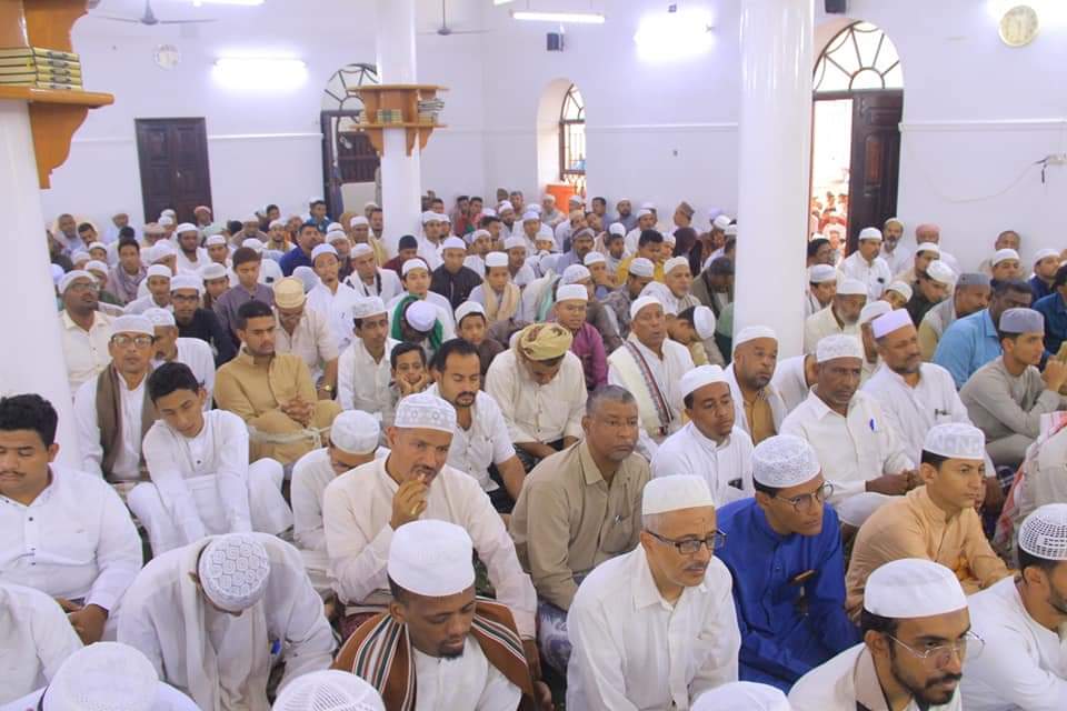 أمواج من المحبين يحتفلون بالمولد السنوي الكبير برباط الإسعاد بمدينة الغرفة بحضرموت "شاهد الصور" أمواج من المحبين يحتفلون بالمولد السنوي الكبير برباط الإسعاد بمدينة الغرفة بحضرموت "شاهد الصور"