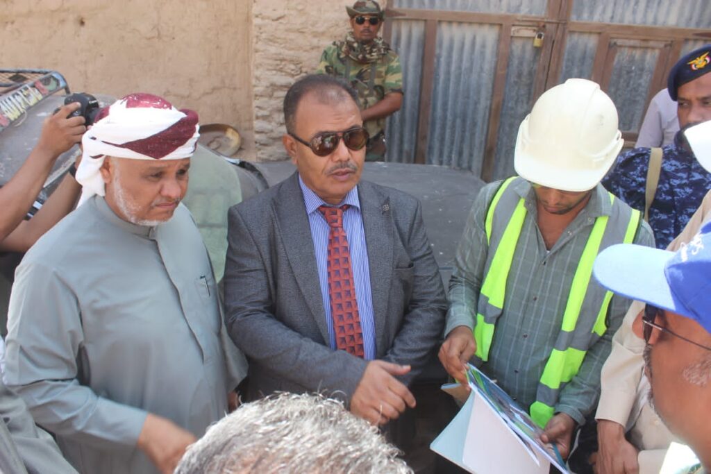 بحضور السلطة المحلية بمديرية سيئون وشخصيات ووجاهات تاربة… الوكيل عامر العامري يفتتح مشروع رصف وحماية سائلة شعب الحصان. بتاربة ( المرحلة الثانية ) بحضور السلطة المحلية بمديرية سيئون وشخصيات ووجاهات تاربة… الوكيل عامر العامري يفتتح مشروع رصف وحماية سائلة شعب الحصان. بتاربة ( المرحلة الثانية )