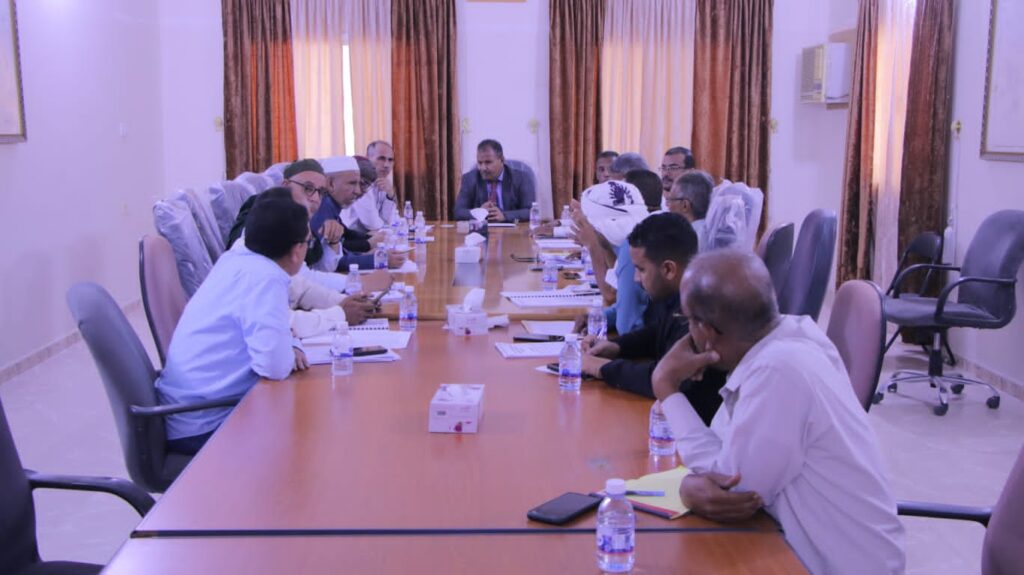 الوكيل العامري يترأس إجتماع مجلس إدارة المؤسسة المحلية للمياه والصرف والصحي الوكيل العامري يترأس إجتماع مجلس إدارة المؤسسة المحلية للمياه والصرف والصحي