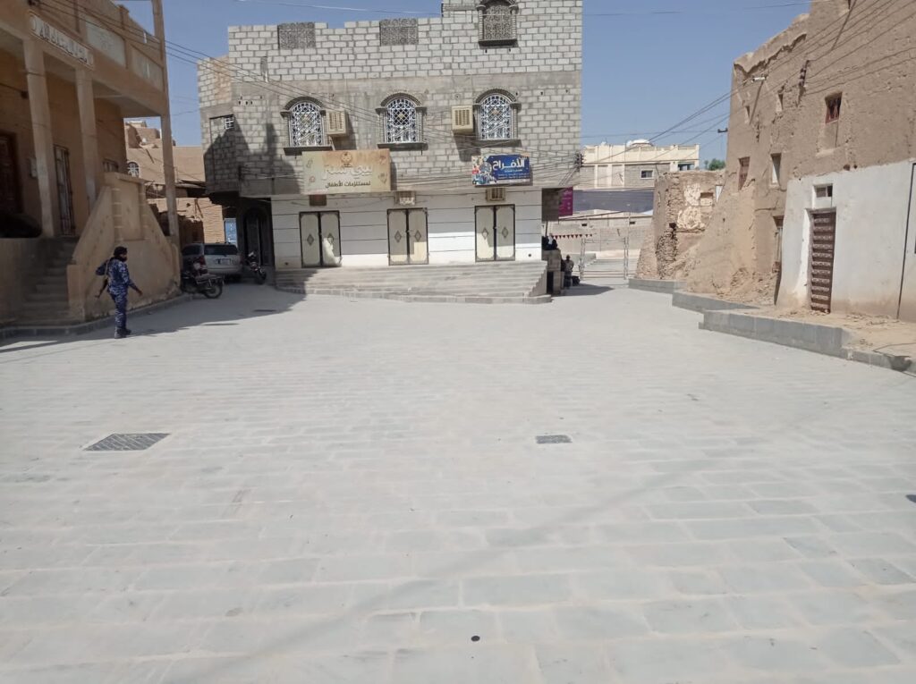 استلام عدد من المواقع بعد رصفها وإعادة تأهيلها بمنطقة تاربة بمديرية سيئون استلام عدد من المواقع بعد رصفها وإعادة تأهيلها بمنطقة تاربة بمديرية سيئون