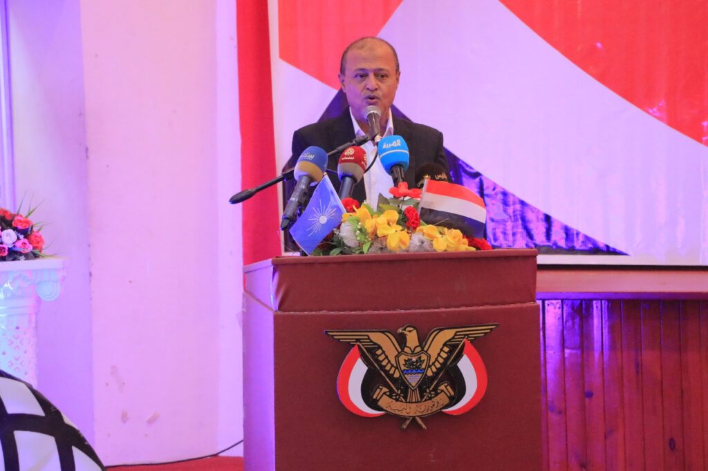 احتفاء بأعياد الثورة الوطنية سبتمبر وأكتوبر والذكرى الـ33 للتأسيس…حزب الإصلاح بوادي حضرموت ينظم مهرجانا خطابيا وفنيا بسيئون ويكرم إذاعة سيئون بدرع تذكاري "صور" احتفاء بأعياد الثورة الوطنية سبتمبر وأكتوبر والذكرى الـ33 للتأسيس…حزب الإصلاح بوادي حضرموت ينظم مهرجانا خطابيا وفنيا بسيئون ويكرم إذاعة سيئون بدرع تذكاري "صور"