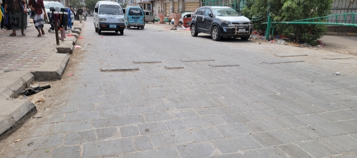 خلال استلامه مشروع الرصف الحجري لعدد من الشوارع بتكلفة "168" ألف دولار .. مدير عام الشيخ عثمان يشيد بجهود مشروع الأشغال العامة في تنفيذ مشاريع خدمية بالمديرية خلال استلامه مشروع الرصف الحجري لعدد من الشوارع بتكلفة "168" ألف دولار .. مدير عام الشيخ عثمان يشيد بجهود مشروع الأشغال العامة في تنفيذ مشاريع خدمية بالمديرية