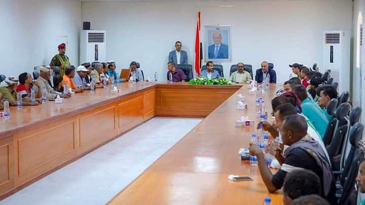 شبوة .. المحافظ ابن الوزير يستقبل قيادات محافظة أبين ونجوم منتحب الناشئين ونادي حسان الرياضي بشبوة . شبوة .. المحافظ ابن الوزير يستقبل قيادات محافظة أبين ونجوم منتحب الناشئين ونادي حسان الرياضي بشبوة .