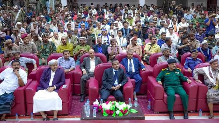 محافظ شبوة ابن الوزير" خلال رعايته لتأبين الفقيد اللواء طرموم يؤكد حجم الخسارة الكبيرة الذي خلفها رحيله . محافظ شبوة ابن الوزير" خلال رعايته لتأبين الفقيد اللواء طرموم يؤكد حجم الخسارة الكبيرة الذي خلفها رحيله .