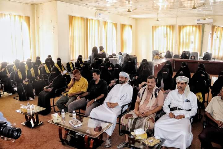 الغيضة .. تكريم خريجي الثانوية العامة الاوائل على مستوى الجمهورية والمحافظة الغيضة .. تكريم خريجي الثانوية العامة الاوائل على مستوى الجمهورية والمحافظة