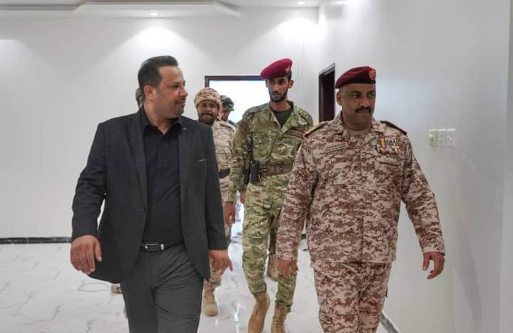 لقاء بالمكلا يبحث سبل تعزيز التعاون المشترك بين المؤسسة الاقتصادية والمنطقة العسكرية الثانية لقاء بالمكلا يبحث سبل تعزيز التعاون المشترك بين المؤسسة الاقتصادية والمنطقة العسكرية الثانية