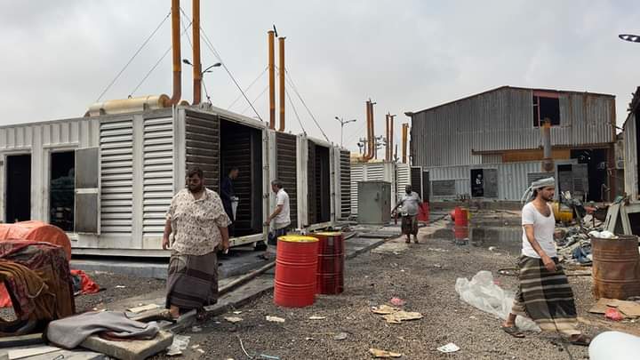 محافظ المهرة يتفقد حجم الأضرار في مستشفى الغيضة المركزي ومحطة كهرباء المديرية محافظ المهرة يتفقد حجم الأضرار في مستشفى الغيضة المركزي ومحطة كهرباء المديرية