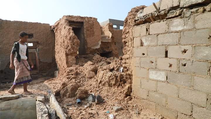 محافظ حضرموت يتفقد أضرار إعصار "تيج" بمديرية الريدة وقصيعر ويوجه بسرعة التدخلّ في الجانبين الإغاثي والخدمي محافظ حضرموت يتفقد أضرار إعصار "تيج" بمديرية الريدة وقصيعر ويوجه بسرعة التدخلّ في الجانبين الإغاثي والخدمي