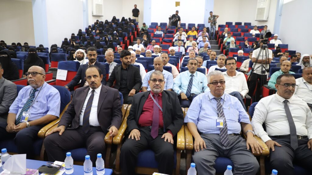 محافظ حضرموت يدشن فعاليات اسبوع البحث العلمي الثالث بجامعة حضرموت محافظ حضرموت يدشن فعاليات اسبوع البحث العلمي الثالث بجامعة حضرموت