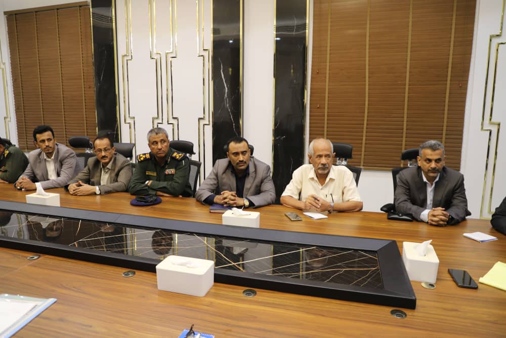 اللجنة الأمنية بحضرموت تعقد اجتماعًا لها وتشيد بتفاني ويقظة قوات الأمن والجيش اللجنة الأمنية بحضرموت تعقد اجتماعًا لها وتشيد بتفاني ويقظة قوات الأمن والجيش