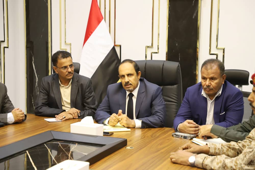 اللجنة الأمنية بحضرموت تعقد اجتماعًا لها وتشيد بتفاني ويقظة قوات الأمن والجيش اللجنة الأمنية بحضرموت تعقد اجتماعًا لها وتشيد بتفاني ويقظة قوات الأمن والجيش