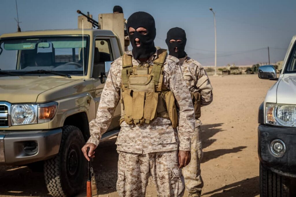 العميد ركن خالد أحمد التميمي " أن النخبة الحضرمية على أتم الاستعداد و التضحية و الدفاع عن أمن واستقرار حضرموت العميد ركن خالد أحمد التميمي " أن النخبة الحضرمية على أتم الاستعداد و التضحية و الدفاع عن أمن واستقرار حضرموت