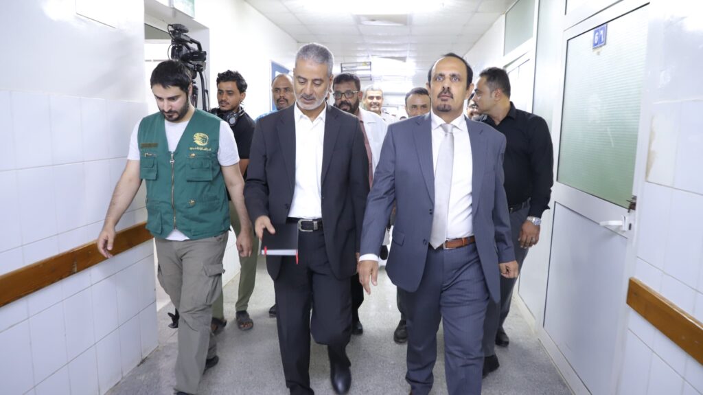محافظ حضرموت يدشن مخيّمي جراحة العظام وقلب الأطفال بالمكلا بتمويل من مركز الملك سلمان محافظ حضرموت يدشن مخيّمي جراحة العظام وقلب الأطفال بالمكلا بتمويل من مركز الملك سلمان