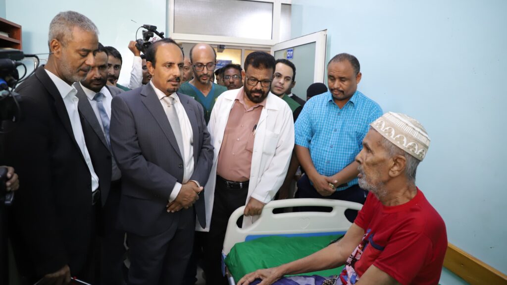 محافظ حضرموت يدشن مخيّمي جراحة العظام وقلب الأطفال بالمكلا بتمويل من مركز الملك سلمان محافظ حضرموت يدشن مخيّمي جراحة العظام وقلب الأطفال بالمكلا بتمويل من مركز الملك سلمان