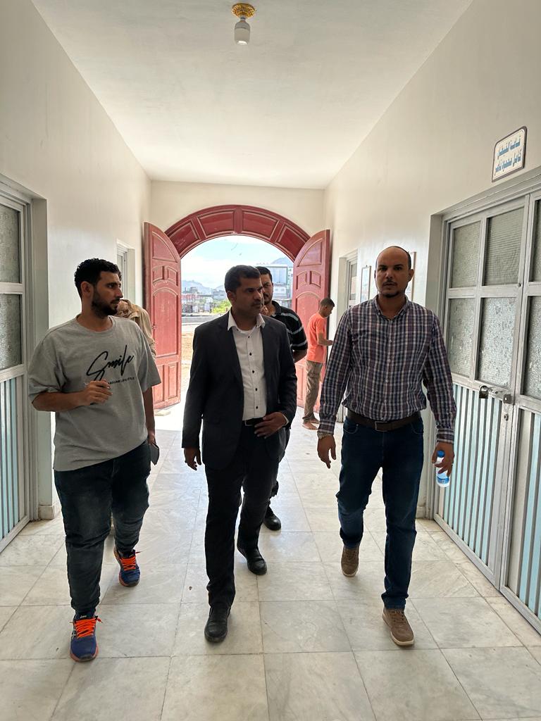 القبطان يسلم بوعمرو يقوم بزيارة تفقديه لفرع الهيئة بعدن ويطلع عن كثب على الأعمال المنجزة والاحتياجات الأساسية للفرع القبطان يسلم بوعمرو يقوم بزيارة تفقديه لفرع الهيئة بعدن ويطلع عن كثب على الأعمال المنجزة والاحتياجات الأساسية للفرع