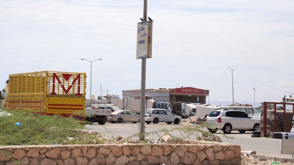 السلطة المحلية بحضرموت تنفّذ أعمال إزالة للعشوائيات ومظاهر التشوّه البصري بعاصمة المحافظة السلطة المحلية بحضرموت تنفّذ أعمال إزالة للعشوائيات ومظاهر التشوّه البصري بعاصمة المحافظة