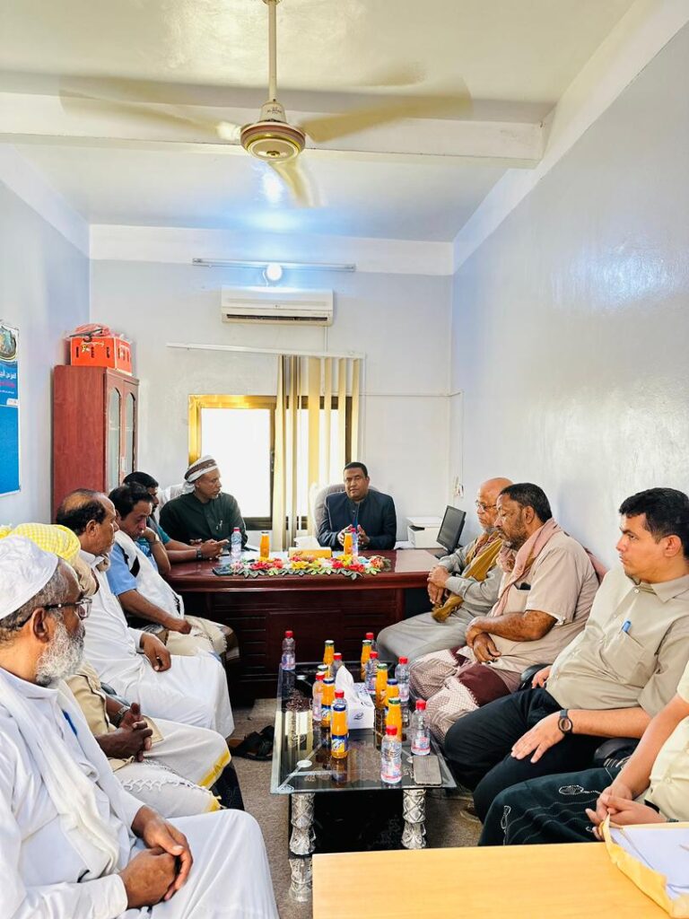 المدير العام السماحي يستقبل مدير عام وحدة النظافة والتحسين بالوادي والصحراء والوفد المرافق له المدير العام السماحي يستقبل مدير عام وحدة النظافة والتحسين بالوادي والصحراء والوفد المرافق له