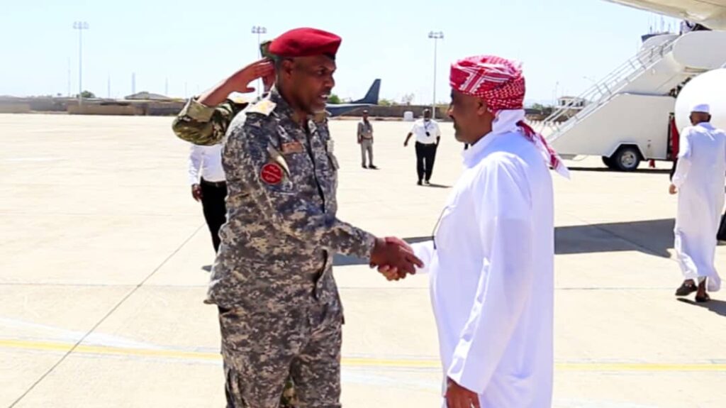 وصول قائد المنطقة العسكرية الثانية من المملكة العربية السعودية إلى المكلا عبر مطار الريان الدولي وصول قائد المنطقة العسكرية الثانية من المملكة العربية السعودية إلى المكلا عبر مطار الريان الدولي