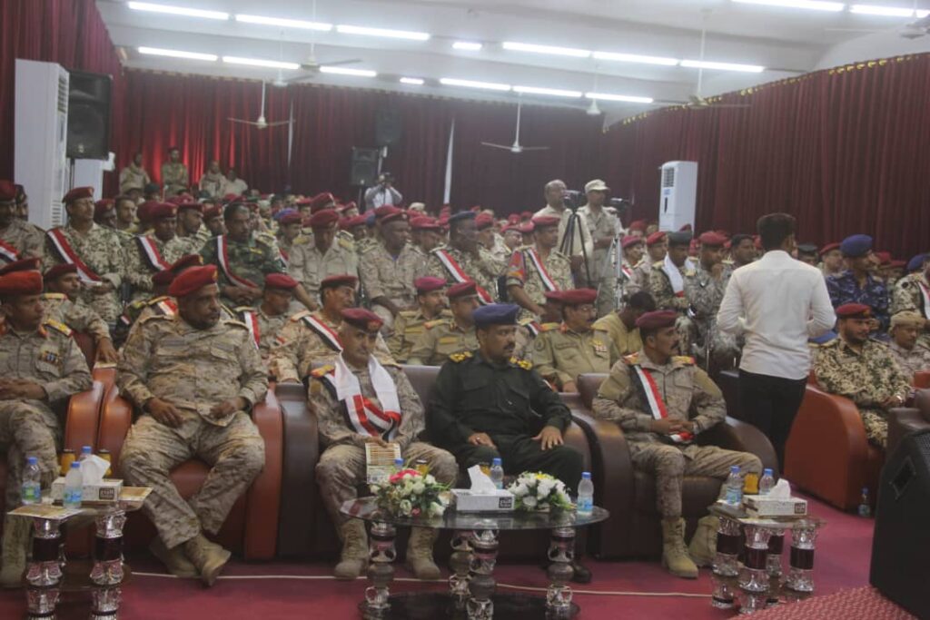 احتفاء بثورة 14 اكتوبر المجيد … قيادة المنطقة العسكرية الاولى تختتم دورة قادة الكتائب احتفاء بثورة 14 اكتوبر المجيد … قيادة المنطقة العسكرية الاولى تختتم دورة قادة الكتائب