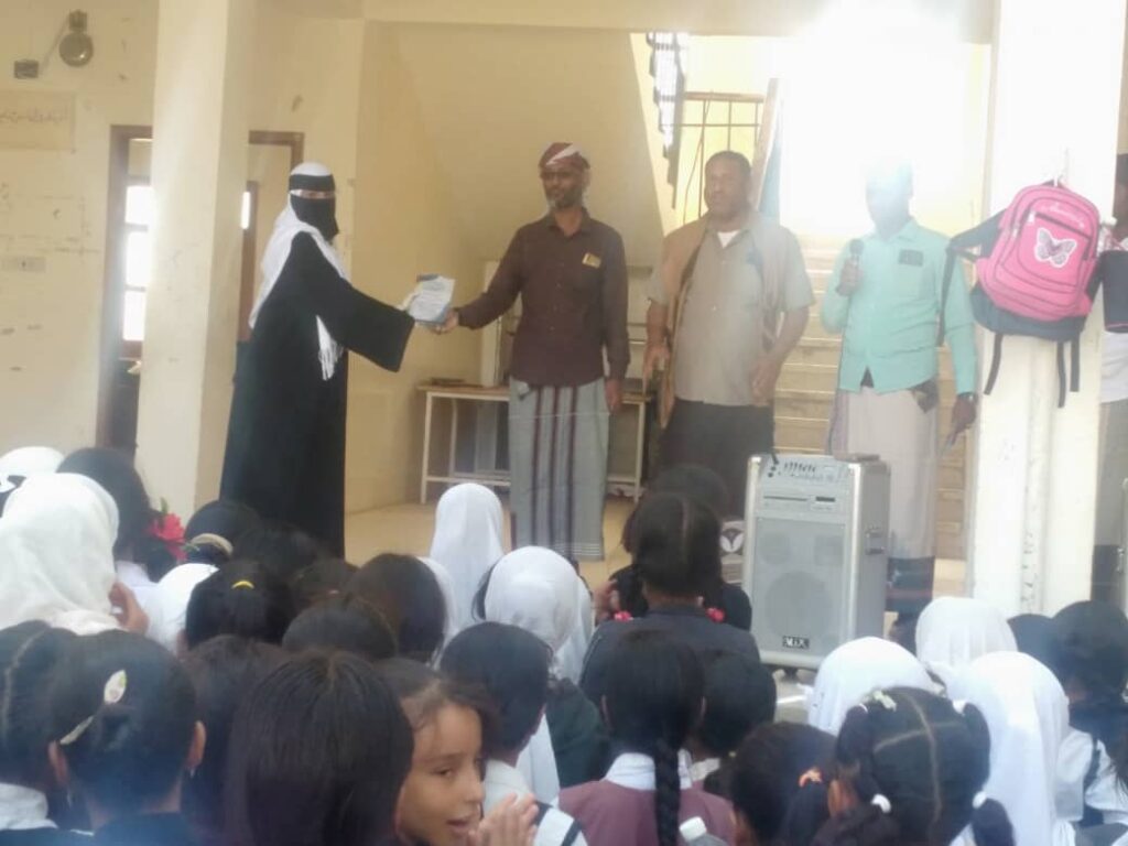 تحت اشراف السلطة المحلية وإدارة التربية والتعليم بمديرية ثمود .. ثانوية ثمود تنظم فعالية صباحية تضامنية مع الشعب الفلسطيني تحت اشراف السلطة المحلية وإدارة التربية والتعليم بمديرية ثمود .. ثانوية ثمود تنظم فعالية صباحية تضامنية مع الشعب الفلسطيني