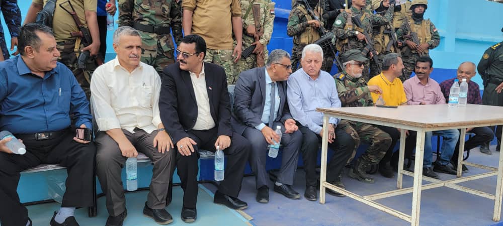 تفقد العمل في مشروعي "إنشاء حدائق التسعين" و"قاعة المؤتمرات والندوات الثقافية" .. نائب محافظ عدن يفتتح ( 12 ) مشروعاً خدمياً وتنموياً بأكثر نصف مليار ريال في مديرية المنصورة تفقد العمل في مشروعي "إنشاء حدائق التسعين" و"قاعة المؤتمرات والندوات الثقافية" .. نائب محافظ عدن يفتتح ( 12 ) مشروعاً خدمياً وتنموياً بأكثر نصف مليار ريال في مديرية المنصورة