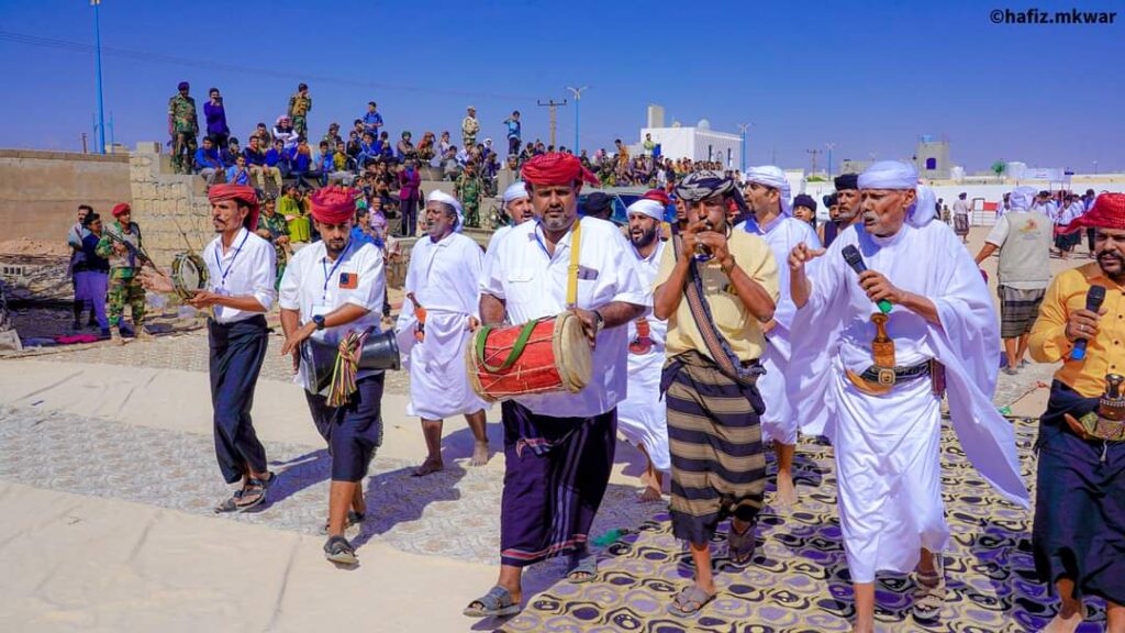 برعاية المحافظ ابن الوزير" شبوة تجدد أصالة الحضارة والتاريخ بمهرجان كرنفالي كبير . برعاية المحافظ ابن الوزير" شبوة تجدد أصالة الحضارة والتاريخ بمهرجان كرنفالي كبير .