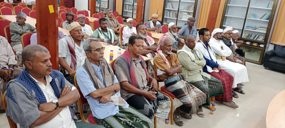 احتفالا بالذكرى الـ60 لثورة الرابع عشر من اكتوبر …وبحضور مدير عام المديرية انتقالي شبام يكرم عدد من الادباء والمثقفين والمهتمين بالتراث احتفالا بالذكرى الـ60 لثورة الرابع عشر من اكتوبر …وبحضور مدير عام المديرية انتقالي شبام يكرم عدد من الادباء والمثقفين والمهتمين بالتراث