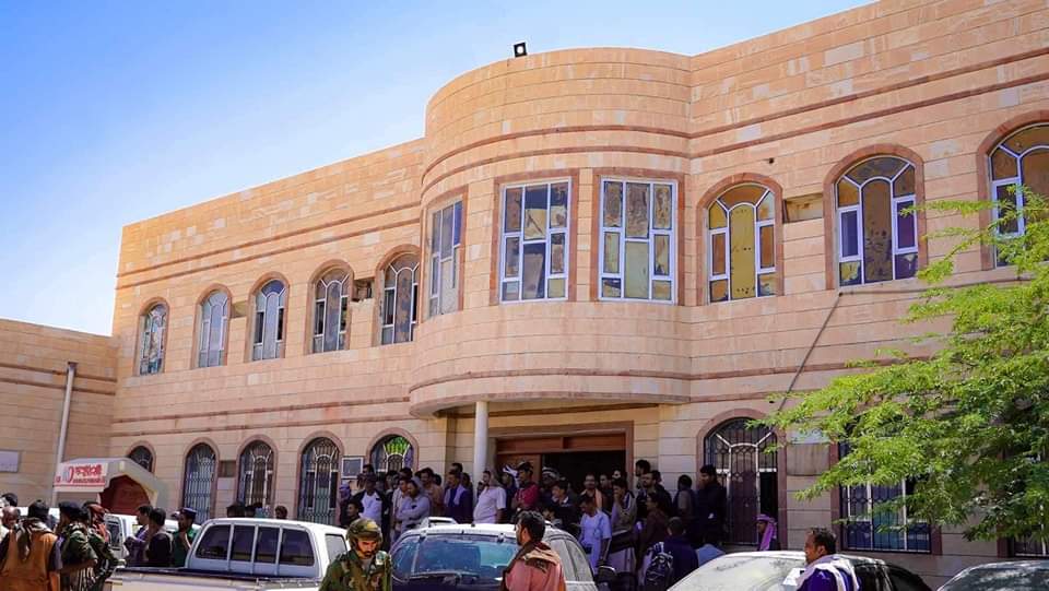 شبوة .. المحافظ ابن الوزير" يتفقد سير الاداء في فرع مصلحة الهجرة والجوازات ويشددً على ضرورة تسهيل الاجراءات للمواطنين . شبوة .. المحافظ ابن الوزير" يتفقد سير الاداء في فرع مصلحة الهجرة والجوازات ويشددً على ضرورة تسهيل الاجراءات للمواطنين .