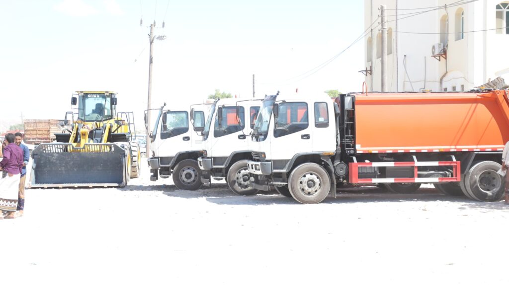 محافظ حضرموت يدشن حُزمة من المشاريع الحيوية في قطاعات المياه والنظافة والطرق بتمويل من منظمة UNOPS والسلطة المحلية بمديرية الشحر محافظ حضرموت يدشن حُزمة من المشاريع الحيوية في قطاعات المياه والنظافة والطرق بتمويل من منظمة UNOPS والسلطة المحلية بمديرية الشحر
