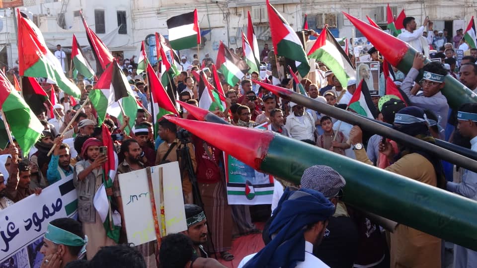 وادي حضرموت يشهد مهرجانا جماهيريا حاشدا تضامنا مع الشعب الفلسطيني "صور" وادي حضرموت يشهد مهرجانا جماهيريا حاشدا تضامنا مع الشعب الفلسطيني "صور"