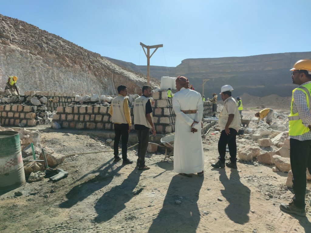 المدير العام السماحي يزور ويتفقد سير العمل في مشروع المساعدات الغذائية مقابل استعادة الأصول المدير العام السماحي يزور ويتفقد سير العمل في مشروع المساعدات الغذائية مقابل استعادة الأصول