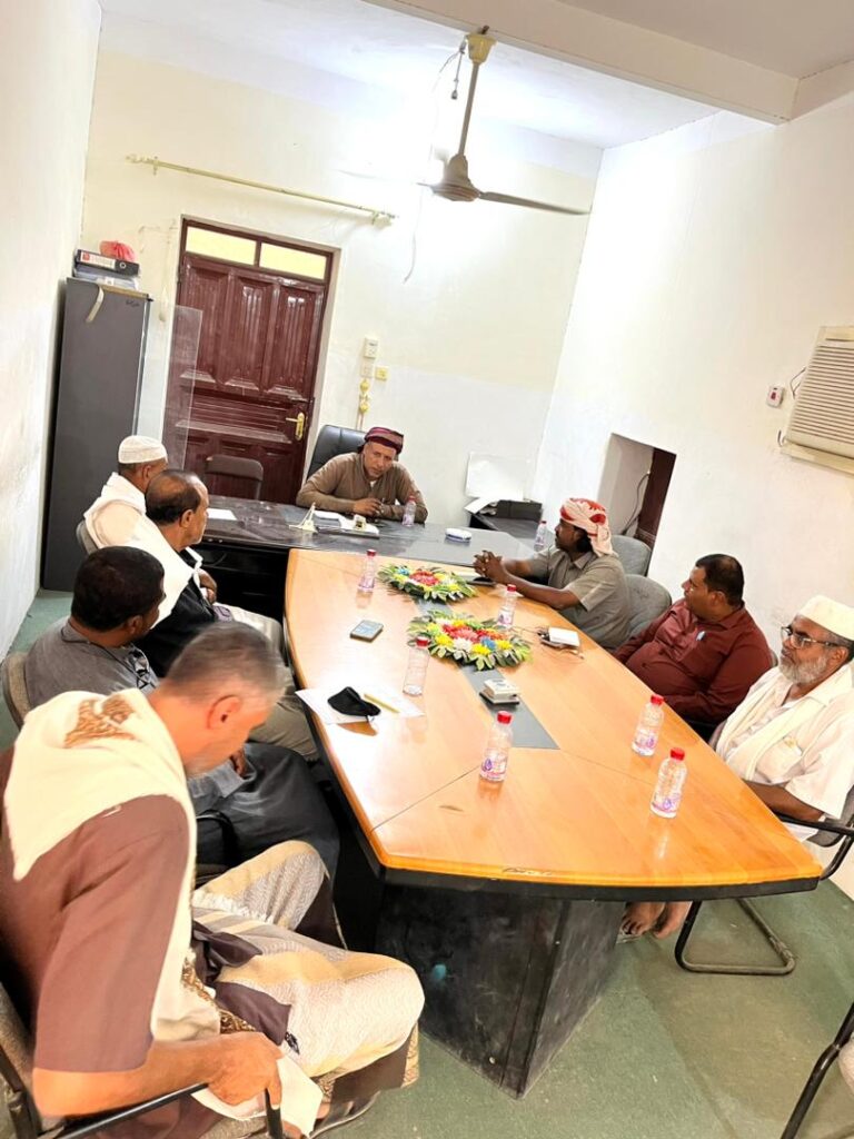 برئاسة المدير العام السماحي اجتماع لجنة الطوارئ بمديرية السوم برئاسة المدير العام السماحي اجتماع لجنة الطوارئ بمديرية السوم
