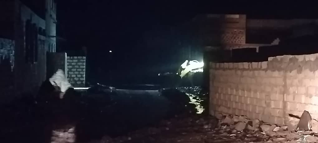التقرير اليومي للجنة الطواري بمديرية الريدة وقصيعر الصادر عن محاور المديرية الثلاثه شاهد الصور التقرير اليومي للجنة الطواري بمديرية الريدة وقصيعر الصادر عن محاور المديرية الثلاثه شاهد الصور