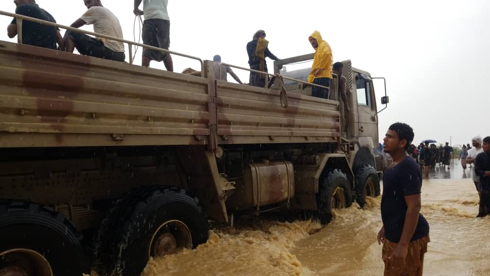 مدير عام مديرية الريدة وقصيعر يعلن منطقة المنازح بقصيعر منطقه منكوبة والسيول تحاصرها من جميع الاتجات "شاهد الصور" مدير عام مديرية الريدة وقصيعر يعلن منطقة المنازح بقصيعر منطقه منكوبة والسيول تحاصرها من جميع الاتجات "شاهد الصور"