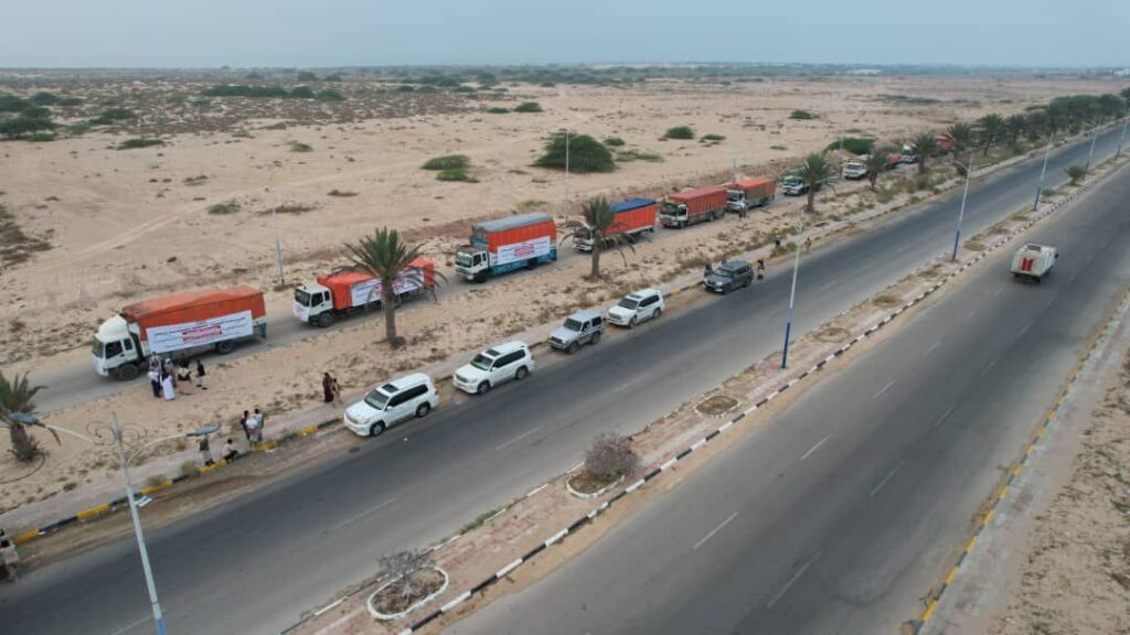 تسيير قافلة إغاثية من حضرموت لمتضرري إعصار "تيج" بمحافظة المهرة تسيير قافلة إغاثية من حضرموت لمتضرري إعصار "تيج" بمحافظة المهرة