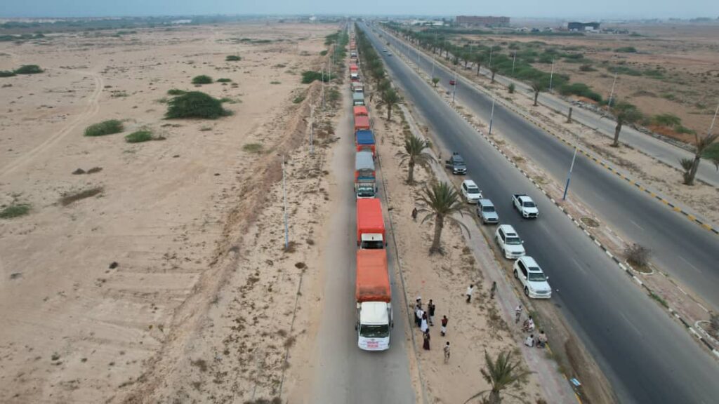 تسيير قافلة إغاثية من حضرموت لمتضرري إعصار "تيج" بمحافظة المهرة تسيير قافلة إغاثية من حضرموت لمتضرري إعصار "تيج" بمحافظة المهرة