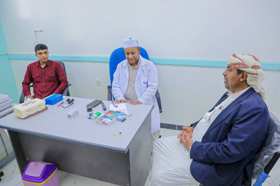 مدير عام مديرية تريم يختتم العيادات التخصصية المجانية الثامنة بمنطقة ثبي مدير عام مديرية تريم يختتم العيادات التخصصية المجانية الثامنة بمنطقة ثبي