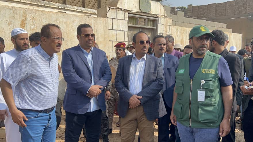 العميد السعيدي : المؤسسة الاقتصادية تساند تدخلات الإغاثة وإعادة التأهيل في المهرة وحضرموت تنفيذًا لتوجيهات فخامة الرئيس العميد السعيدي : المؤسسة الاقتصادية تساند تدخلات الإغاثة وإعادة التأهيل في المهرة وحضرموت تنفيذًا لتوجيهات فخامة الرئيس