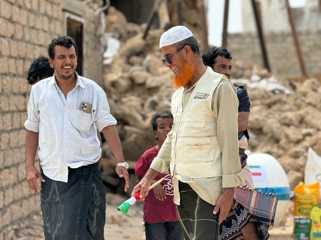 بتمويل من جمعية إحياء التراث الإسلامي بدولة الكويت .. جمعية الحكمة بحضرموت تنفذ مشروع الإغاثة العاجلة للمتضررين من إعصار تيج بمحافظتي المهرة وحضرموت بتمويل من جمعية إحياء التراث الإسلامي بدولة الكويت .. جمعية الحكمة بحضرموت تنفذ مشروع الإغاثة العاجلة للمتضررين من إعصار تيج بمحافظتي المهرة وحضرموت