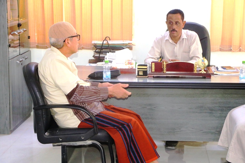 الدكتور العمودي يلتقي بالمدير العام لمستشفى SMEC بإندونيسيا بمكتبه بسيئون الدكتور العمودي يلتقي بالمدير العام لمستشفى SMEC بإندونيسيا بمكتبه بسيئون