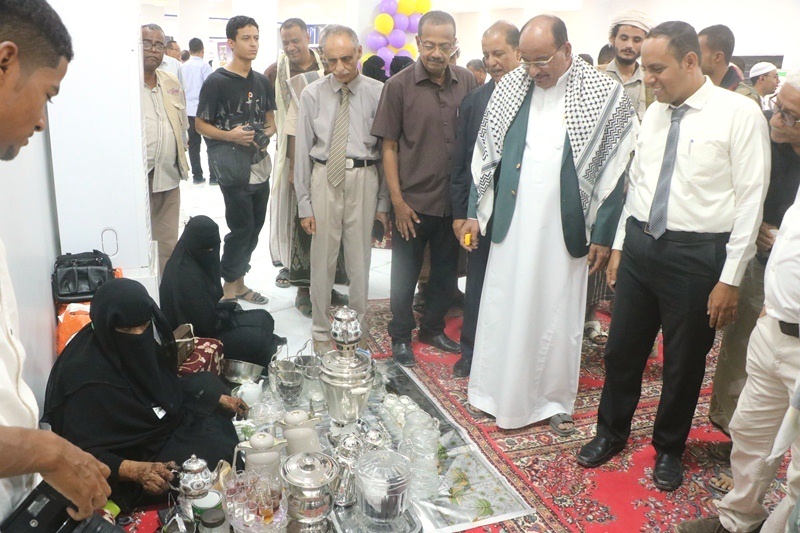 ضمن الاحتفالات بالذكرى ال 50 لتأسيس إذاعة سيئون اليوبيل الذهبي :الوكيل التميمي يفتتح المعرض الترويجي لتسويق منتجات المرأة ومعرض الصور الفوتوغرافية للإذاعة ضمن الاحتفالات بالذكرى ال 50 لتأسيس إذاعة سيئون اليوبيل الذهبي :الوكيل التميمي يفتتح المعرض الترويجي لتسويق منتجات المرأة ومعرض الصور الفوتوغرافية للإذاعة
