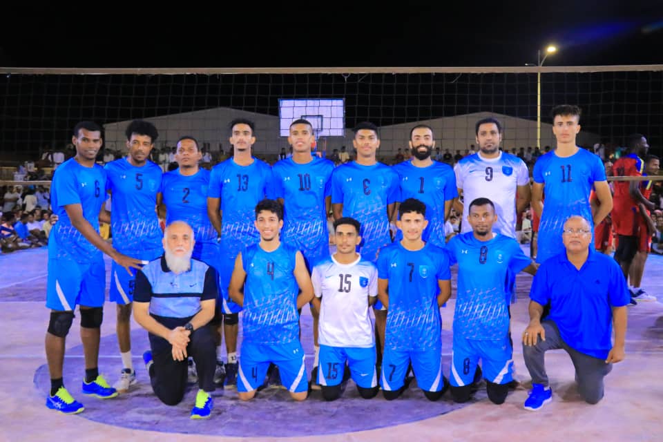 سفينة الميناء تغرق في بحر سيؤن "صور" سفينة الميناء تغرق في بحر سيؤن "صور"