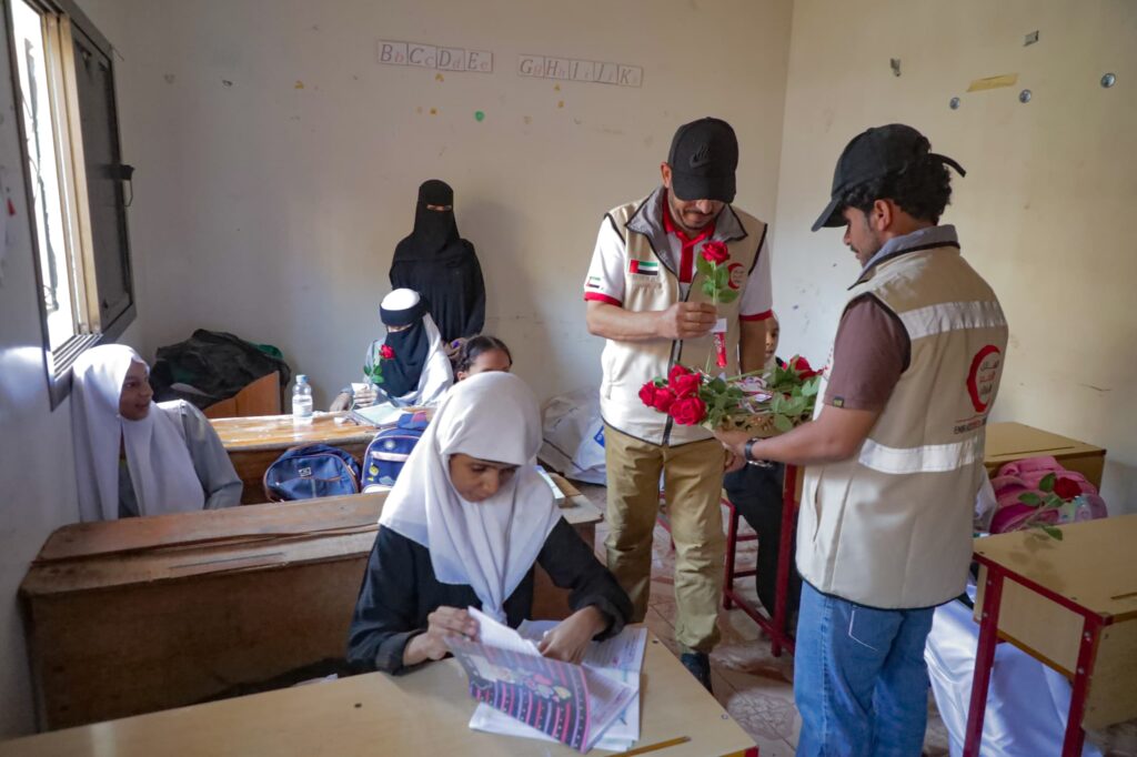 الهلال الأحمر الإماراتي ومكتب وزارة الشؤون الاجتماعية في زيارة خاصة لجمعية الطموح لذوي الهمم ومركز الأسر المنتجة بالمكلا الهلال الأحمر الإماراتي ومكتب وزارة الشؤون الاجتماعية في زيارة خاصة لجمعية الطموح لذوي الهمم ومركز الأسر المنتجة بالمكلا