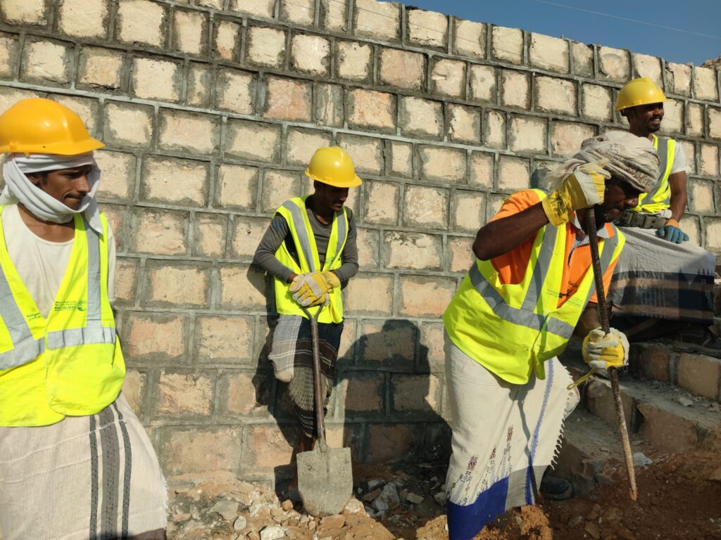 المدير العام السماحي يستقبل مشرف الوحدة التنسيقية بمركز الملك سلمان للإغاثة والأعمال الإنسانية ومدير البرامج والمشاريع في ائتلاف الخير للإغاثة الإنسانية: المدير العام السماحي يستقبل مشرف الوحدة التنسيقية بمركز الملك سلمان للإغاثة والأعمال الإنسانية ومدير البرامج والمشاريع في ائتلاف الخير للإغاثة الإنسانية: