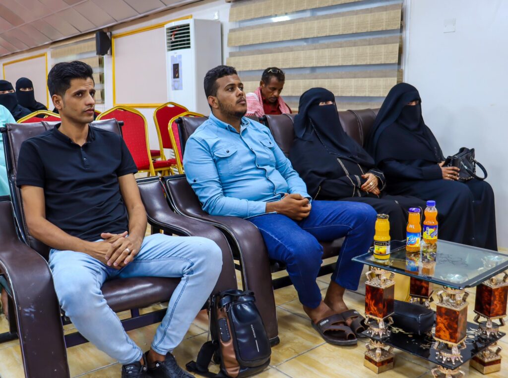 المنتدى السياسي لطلاب جامعة حضرموت ينظم ندوة قانونية بعنوان المساءلة الجنائية للموظف العام ، والنظام القانوني لمساءلة شاغلي أعضاء السلطة التنفيذية العليا المنتدى السياسي لطلاب جامعة حضرموت ينظم ندوة قانونية بعنوان المساءلة الجنائية للموظف العام ، والنظام القانوني لمساءلة شاغلي أعضاء السلطة التنفيذية العليا