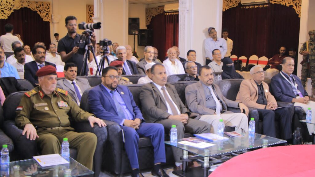 ضمن فعاليات الاحتفال بذكرى مرور خمسين عاماً على تأسيس إذاعة سيئون .. وكيل المحافظة ونائب وزير الإعلام يدشنان الملتقى الإعلامي الوطني "الإعلام والمجتمع المحلي" ضمن فعاليات الاحتفال بذكرى مرور خمسين عاماً على تأسيس إذاعة سيئون .. وكيل المحافظة ونائب وزير الإعلام يدشنان الملتقى الإعلامي الوطني "الإعلام والمجتمع المحلي"