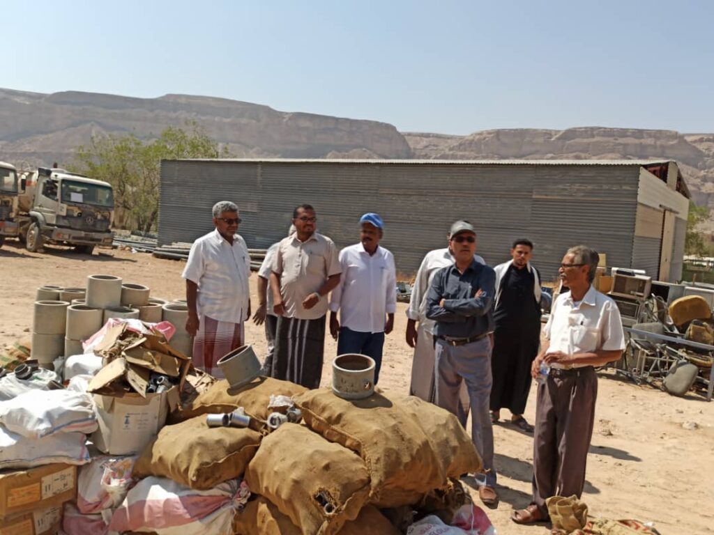مدير عام المؤسسة يتفقد موقع مشروع الطاقة الشمسية بحقل جثمة ويطلع على تجهيزات المزاد العلني.. مدير عام المؤسسة يتفقد موقع مشروع الطاقة الشمسية بحقل جثمة ويطلع على تجهيزات المزاد العلني..