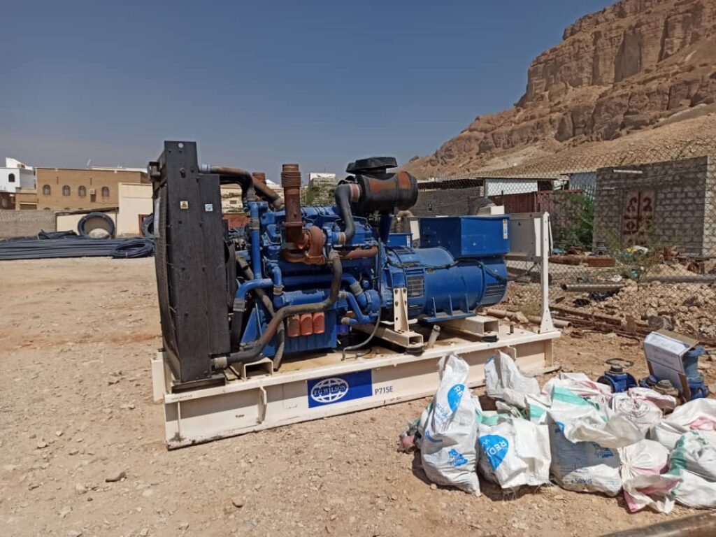 مدير عام المؤسسة يتفقد موقع مشروع الطاقة الشمسية بحقل جثمة ويطلع على تجهيزات المزاد العلني.. مدير عام المؤسسة يتفقد موقع مشروع الطاقة الشمسية بحقل جثمة ويطلع على تجهيزات المزاد العلني..